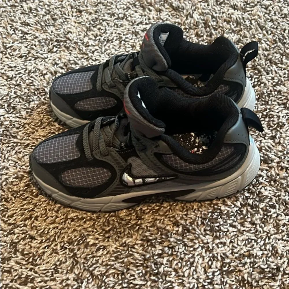 Nike Flex Runner 3 size 13c